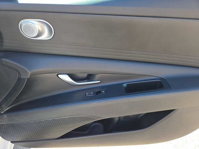 Used 2024 Hyundai Elantra Blue FWD image 22