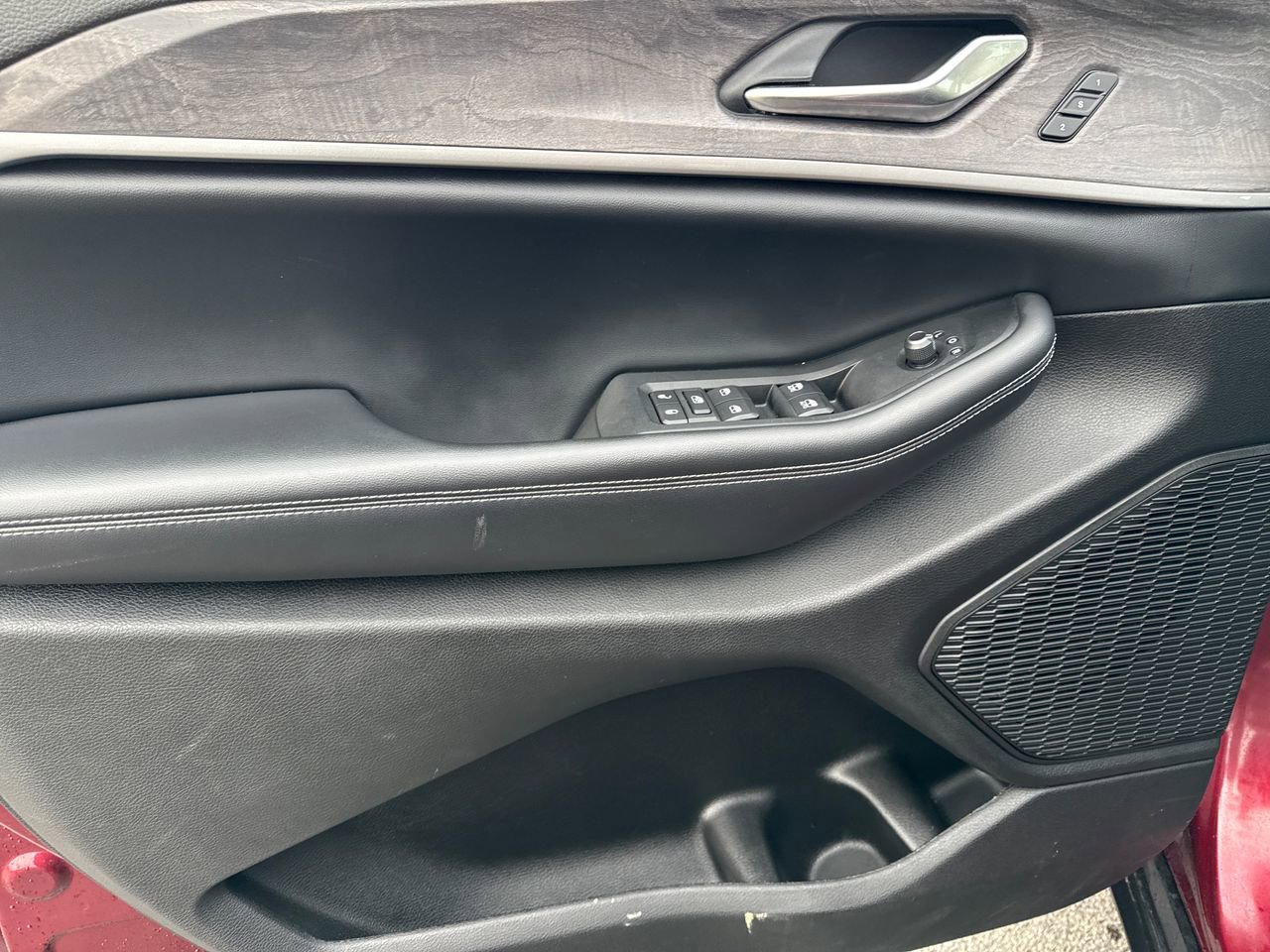 Used 2023 Jeep Grand Cherokee Limited image 16