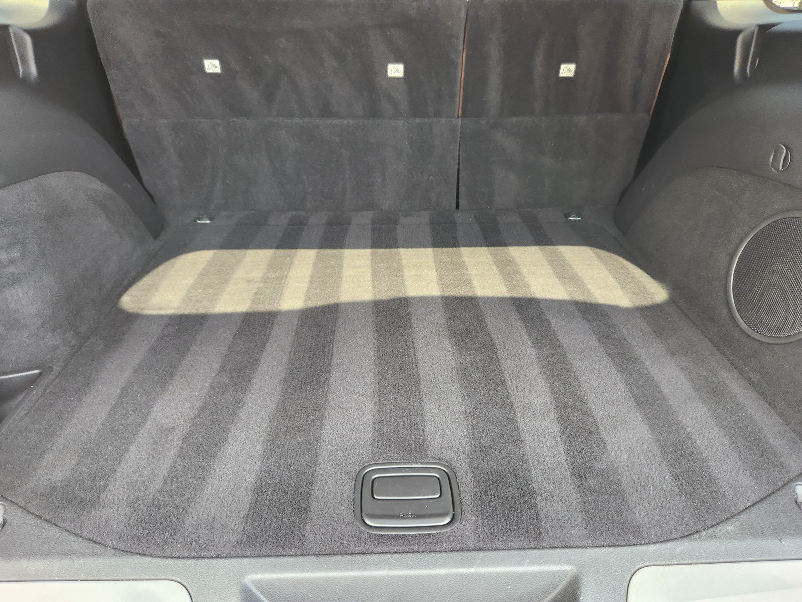 Used 2020 Jeep Grand Cherokee Overland RWD image 25