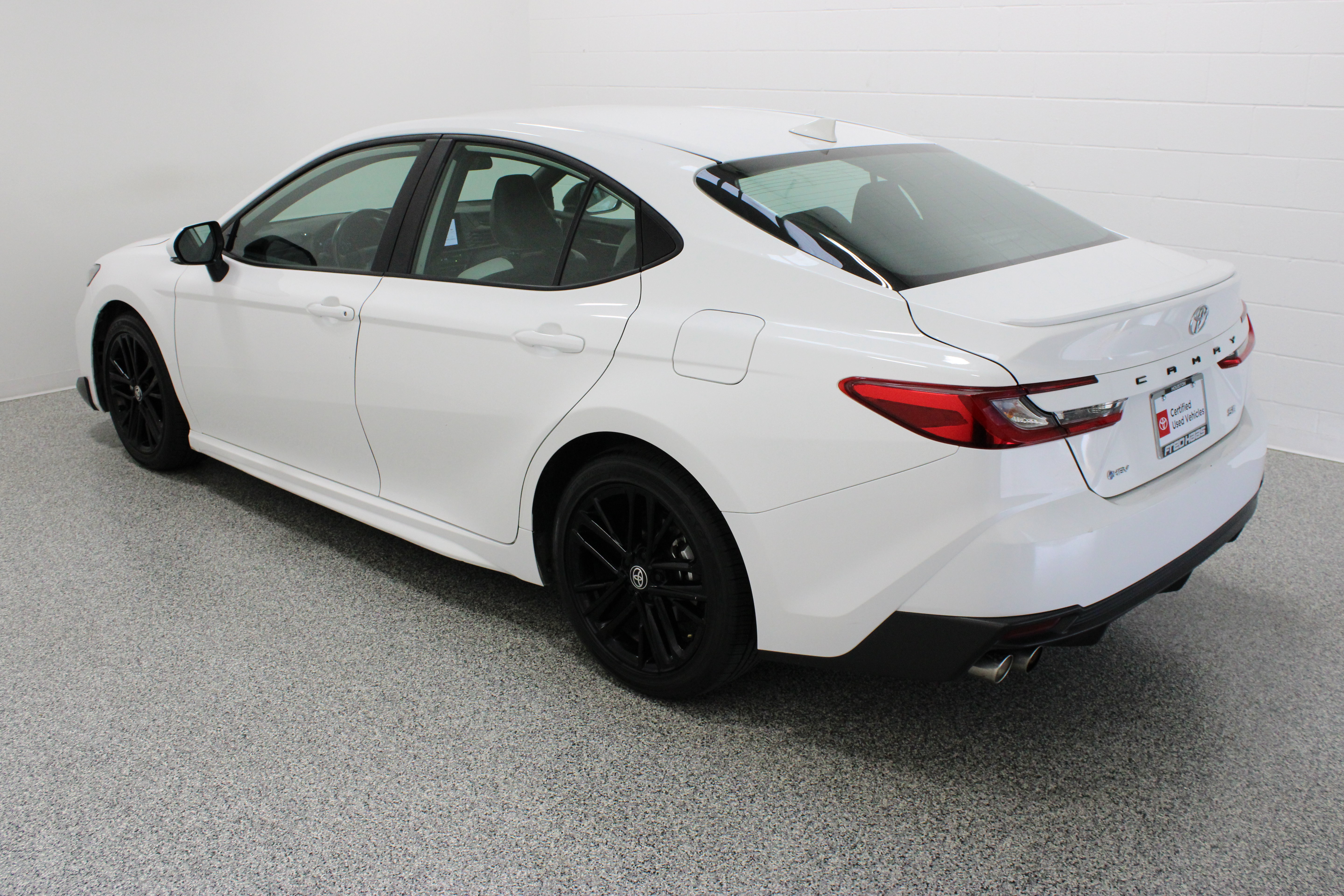 Certified 2025 Toyota Camry SE FWD image 8