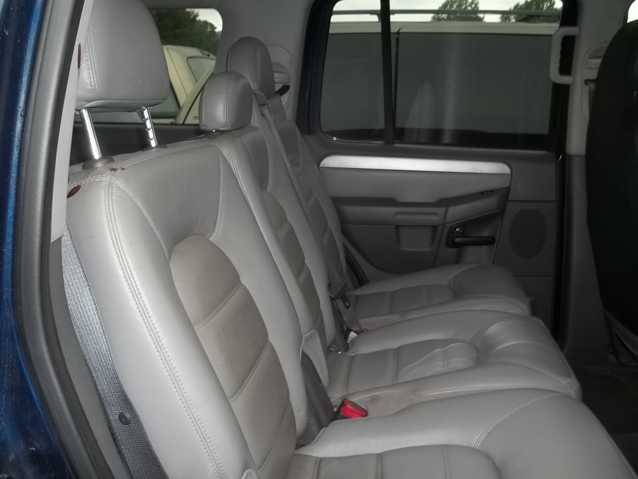 Used 2005 Ford Explorer Sport XLT AWD/4WD image 7