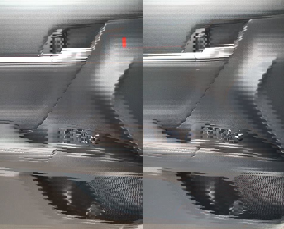 Used 2021 Toyota Camry XSE w/ Navigation Package image 29