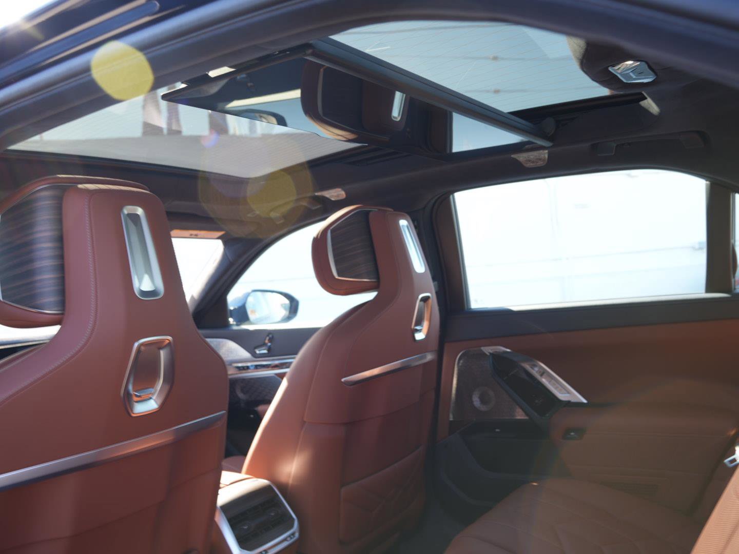 Used 2025 BMW 760i xDrive w/ Executive Package image 20