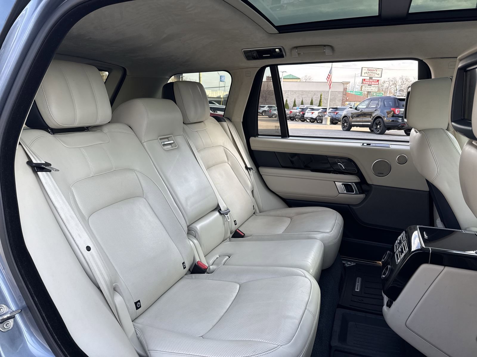 Used 2018 Land Rover Range Rover Long Wheelbase Supercharged image 28