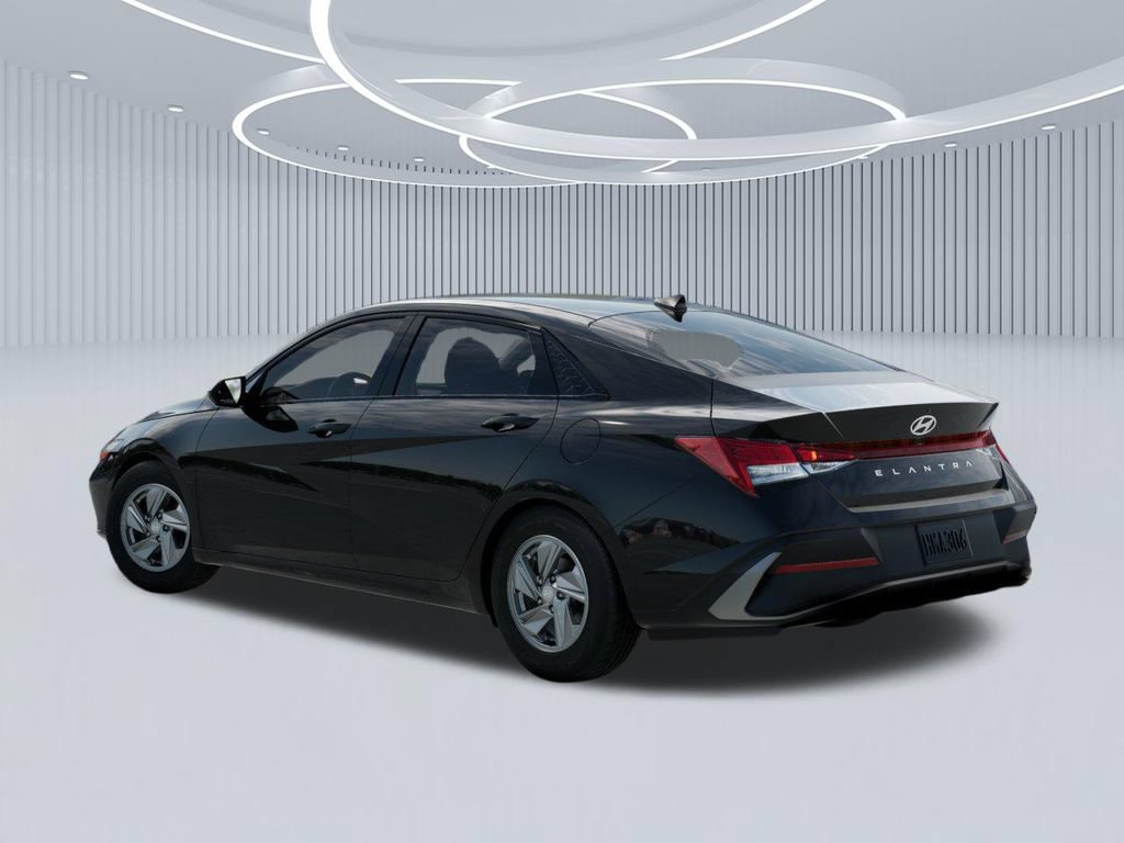 New 2026 Hyundai Elantra SE FWD image 5