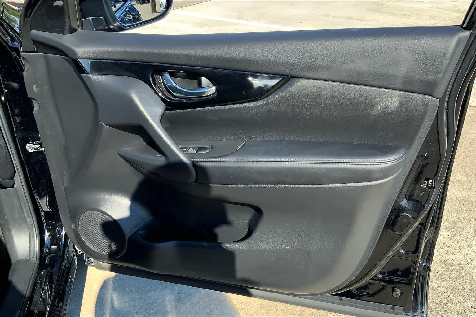 Used 2020 Nissan Rogue Sport SV FWD image 22