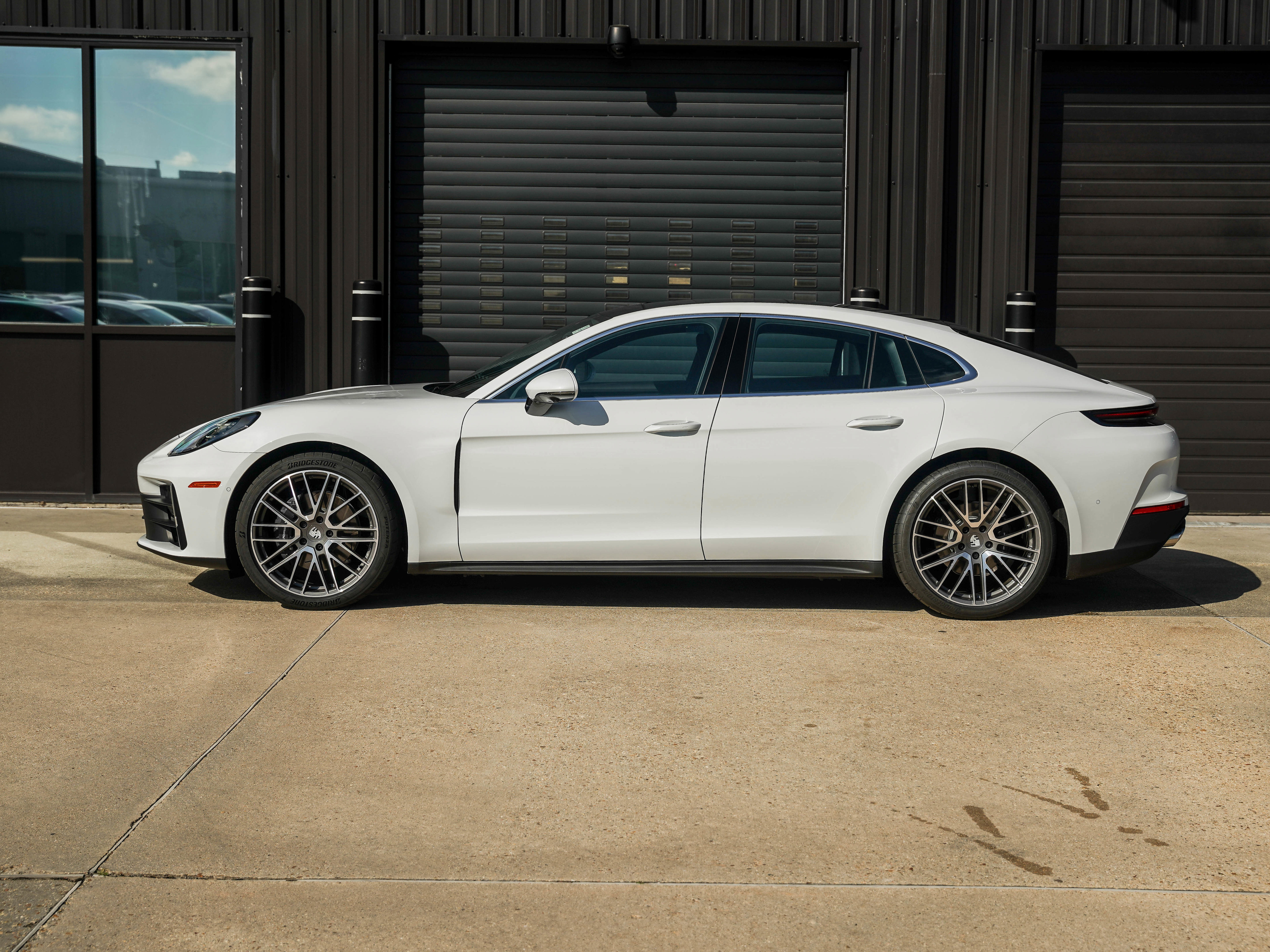 New 2026 Porsche Panamera image 2