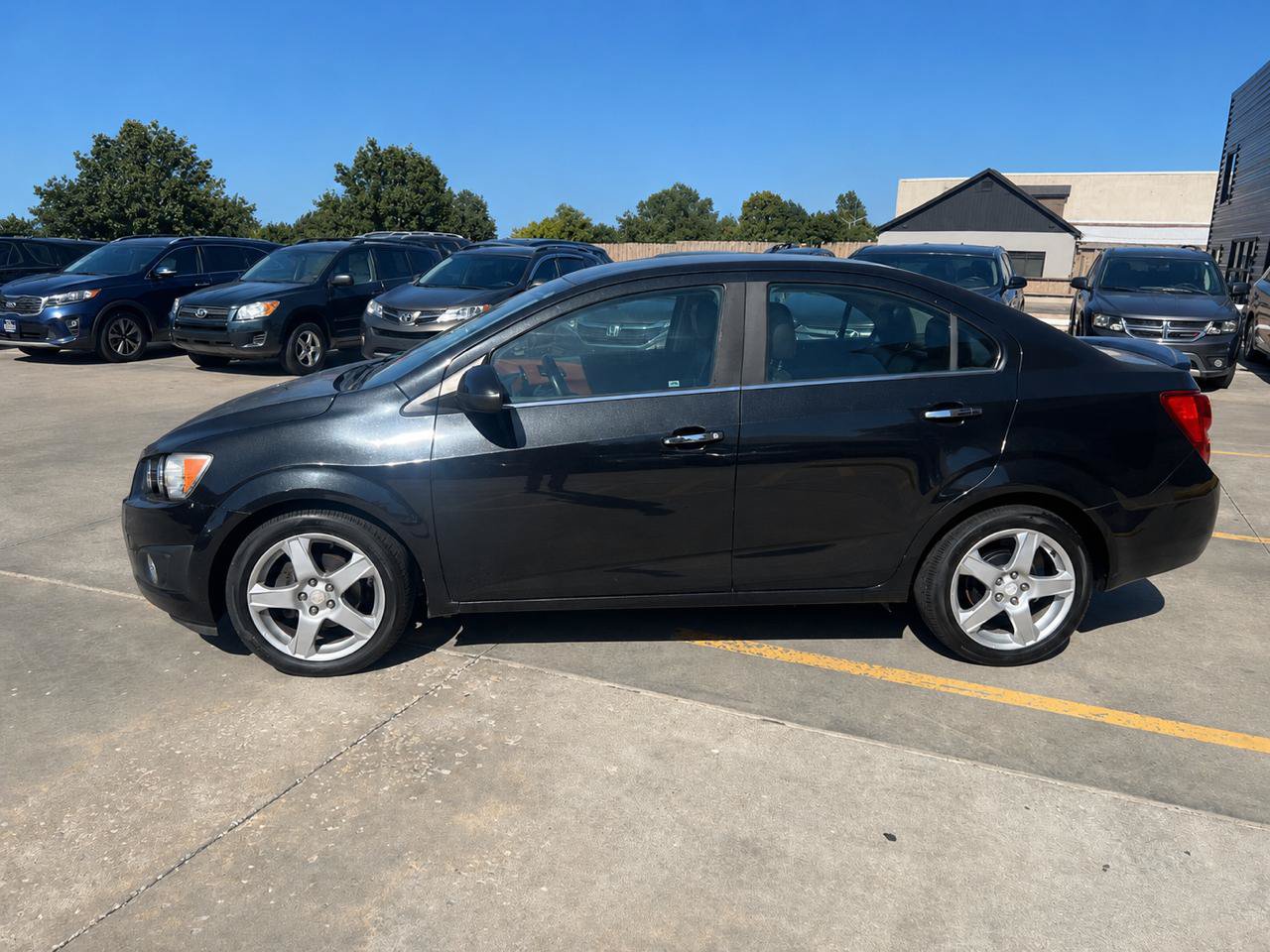 Used 2015 Chevrolet Sonic LTZ FWD image 4