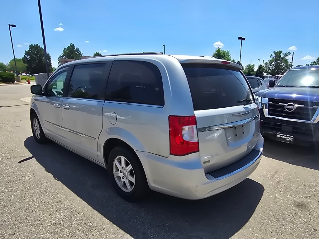 Used 2011 Chrysler Town & Country Touring FWD image 14