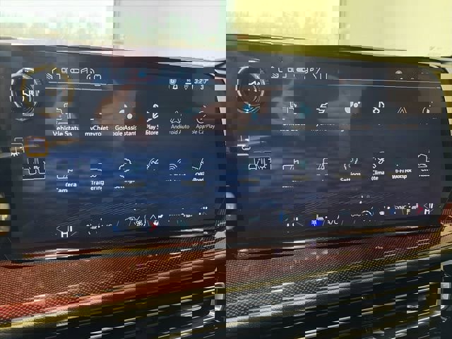 New 2026 Chevrolet Traverse Z71 w/ LPO, Floor Liner Package image 21