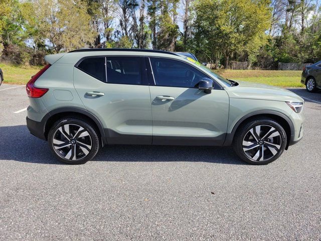 Used 2025 Volvo XC40 B5 Plus w/ Protection Package Premier image 9