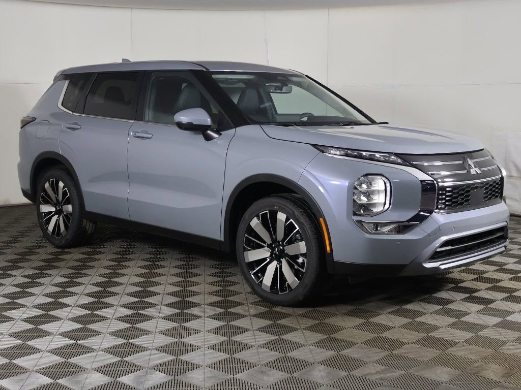 New 2026 Mitsubishi Outlander SE image 2