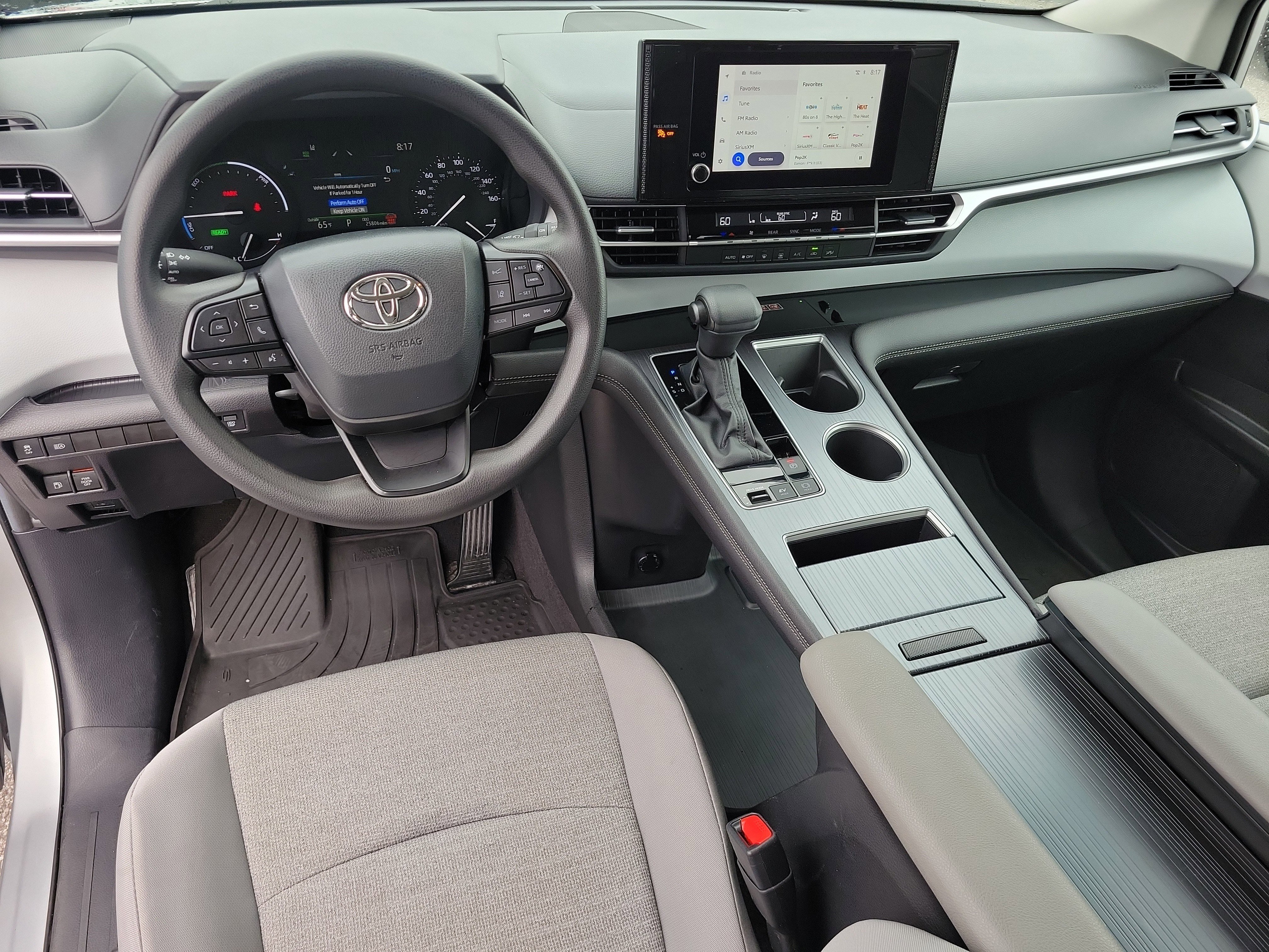 Used 2025 Toyota Sienna LE AWD/4WD image 14