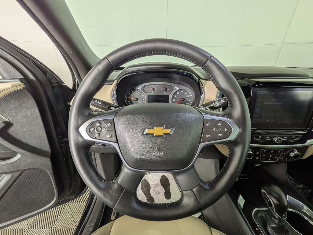 Used 2022 Chevrolet Traverse LT image 20