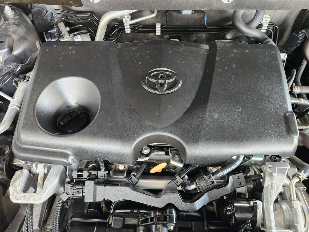 Used 2021 Toyota RAV4 XLE w/ Convenience Package FWD image 30