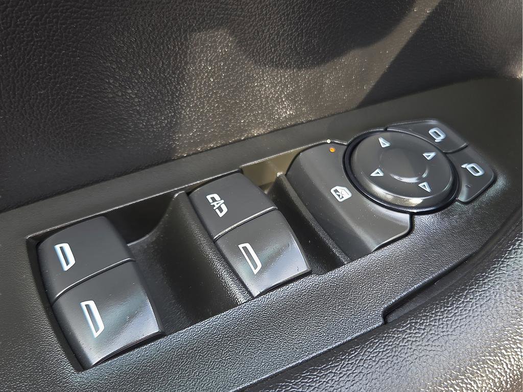 Used 2025 Chevrolet Blazer LT image 11