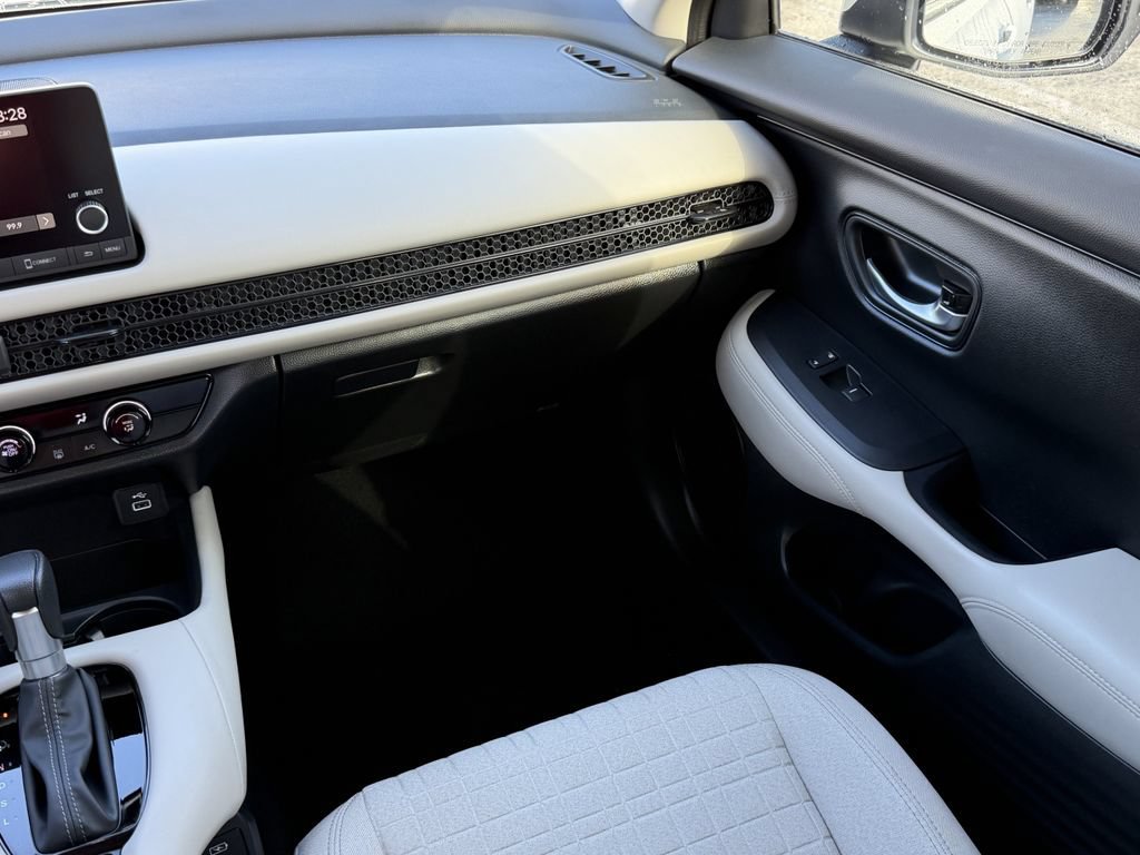 Used 2025 Honda HR-V LX image 15