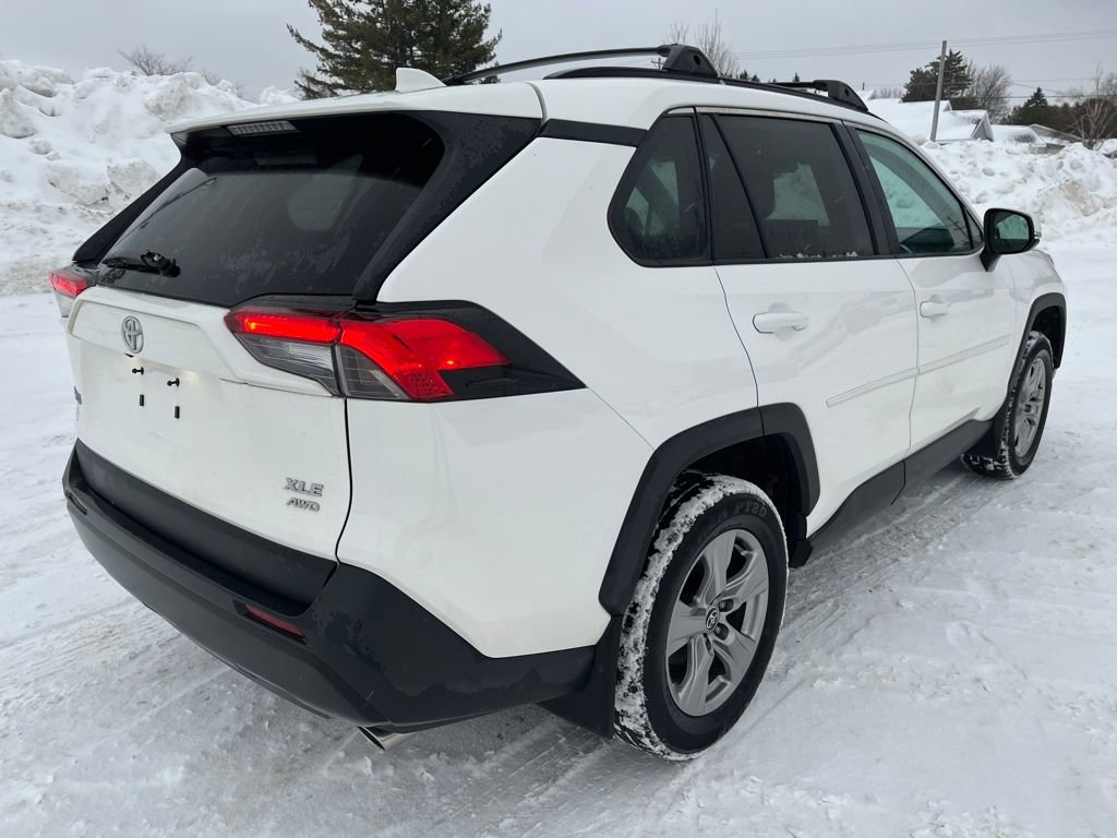 Used 2022 Toyota RAV4 XLE image 5