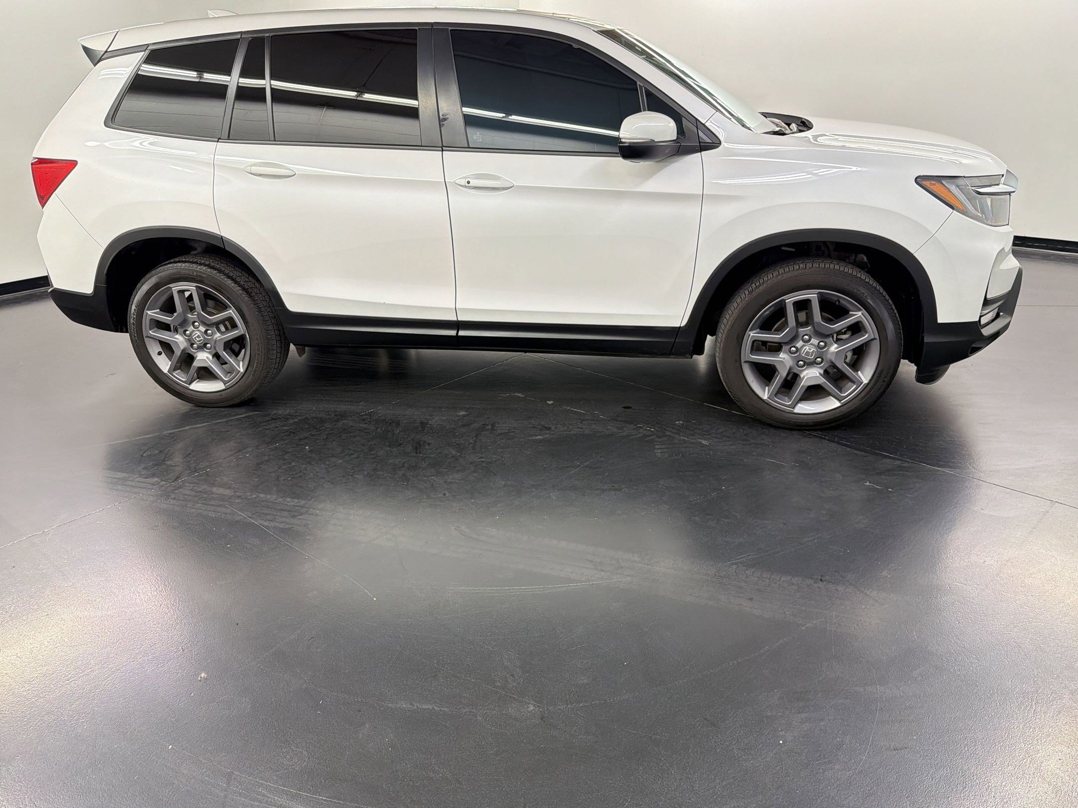 Certified 2023 Honda Passport EX-L image 8