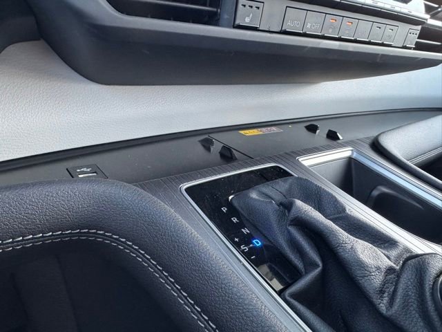 Certified 2025 Toyota Sienna XLE image 19