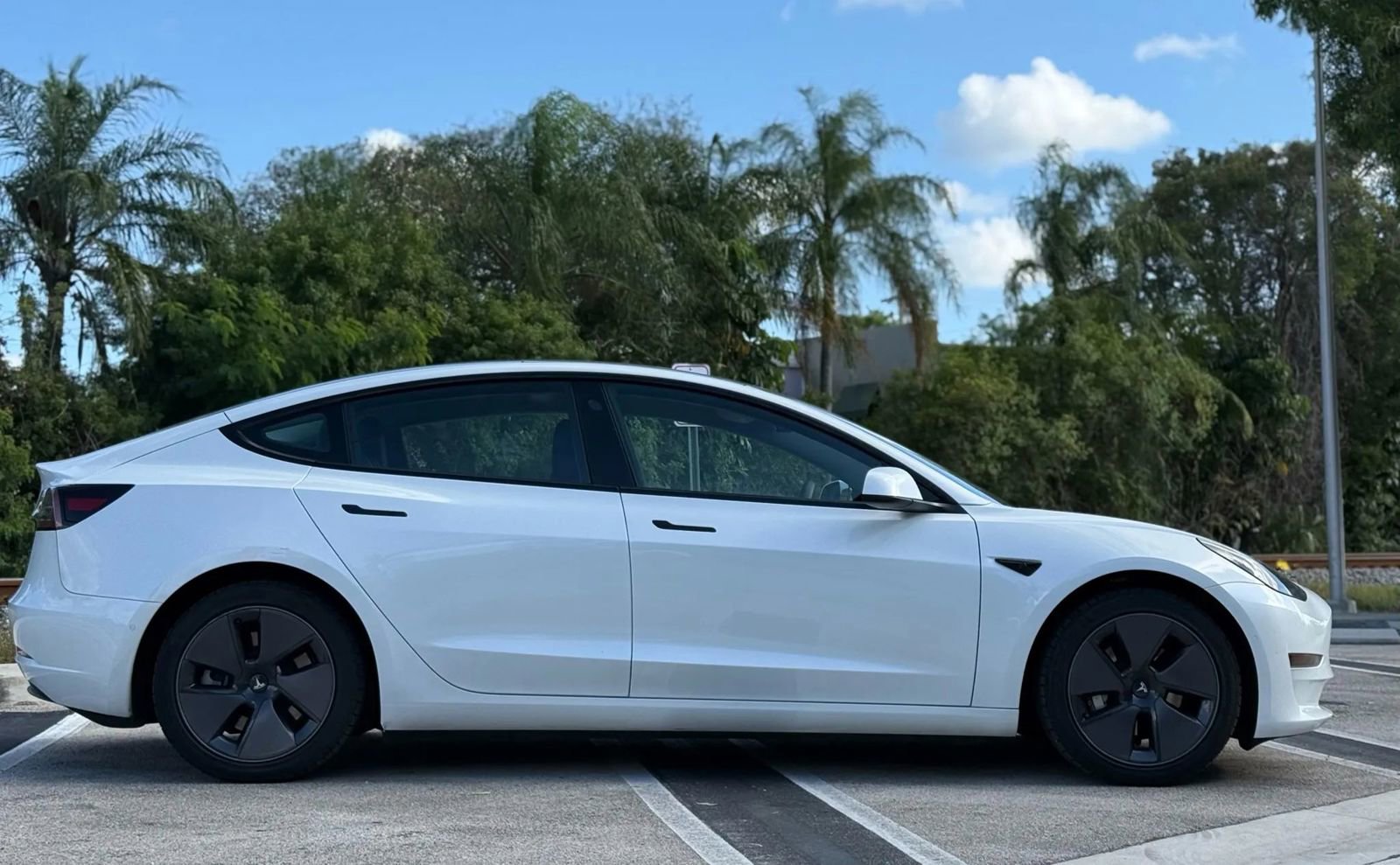 Used 2022 Tesla Model 3 image 10