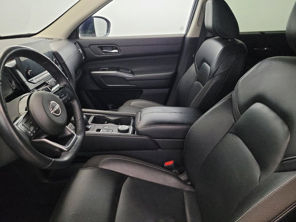Used 2022 Nissan Pathfinder SL AWD/4WD image 17