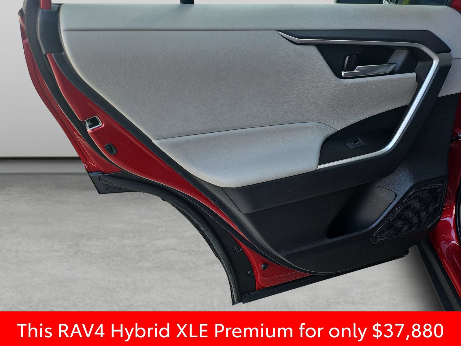 Used 2023 Toyota RAV4 XLE Premium AWD/4WD image 35