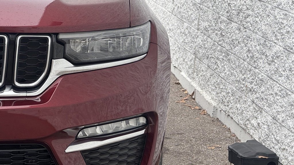 Used 2024 Jeep Grand Cherokee Limited image 4