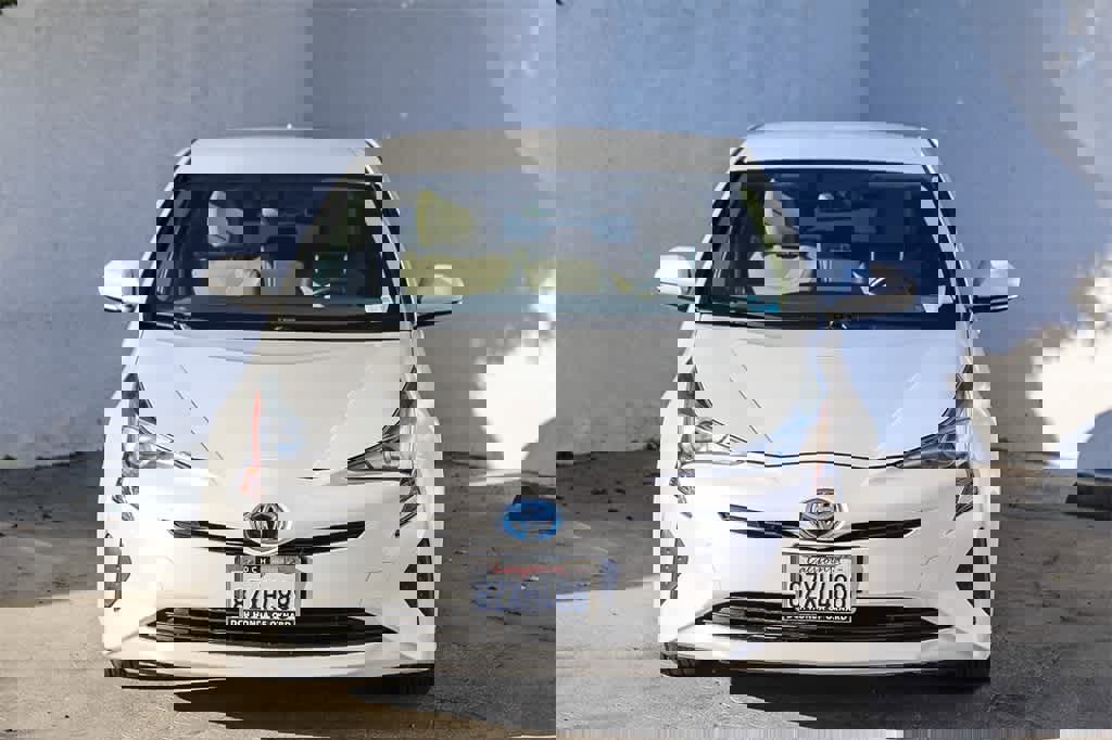 Used 2016 Toyota Prius Three image 2