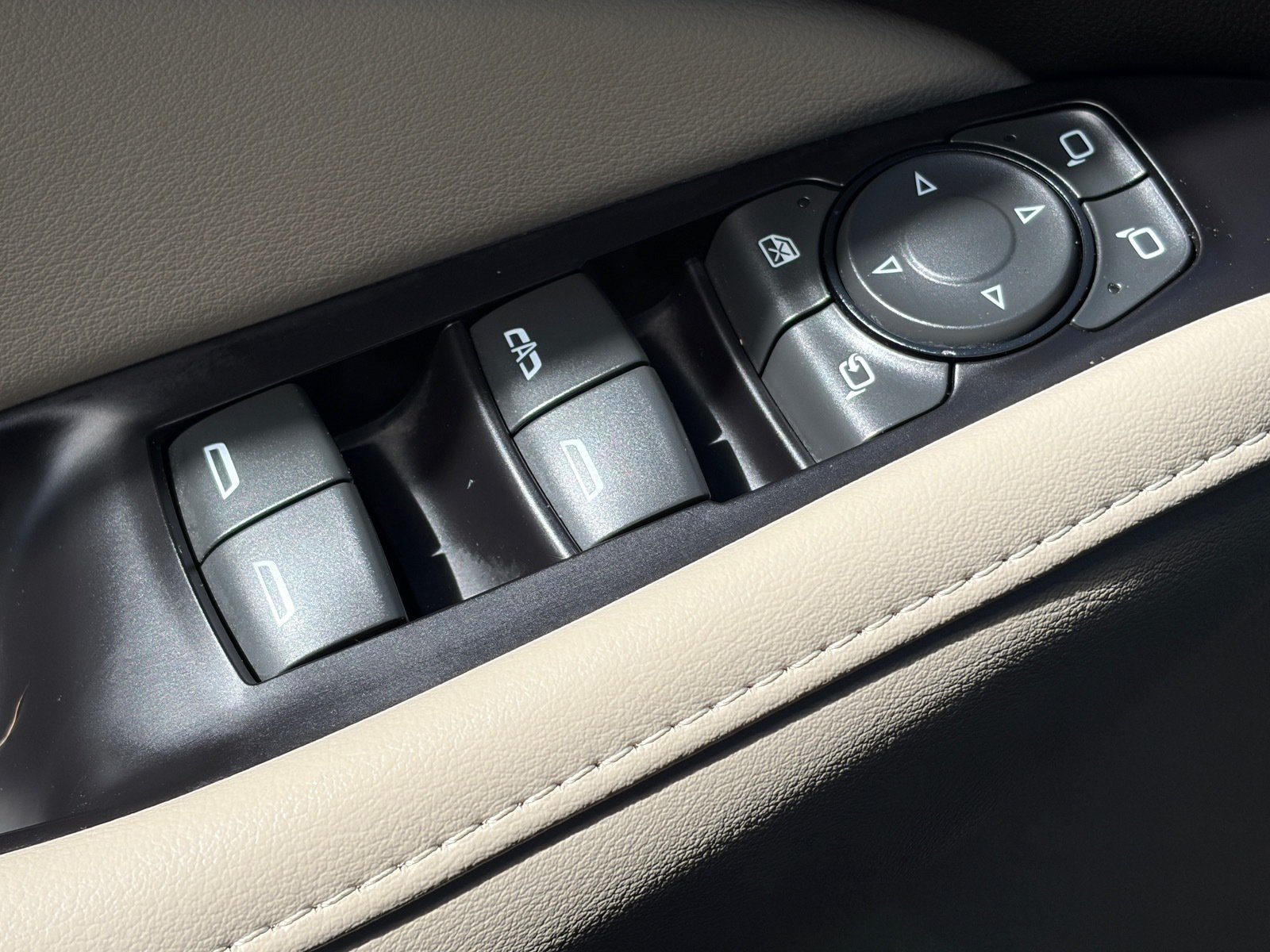 Used 2020 Buick Enclave Premium w/ Surround and Sites Package FWD image 17