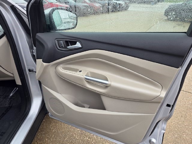 Used 2019 Ford Escape Titanium AWD/4WD image 16