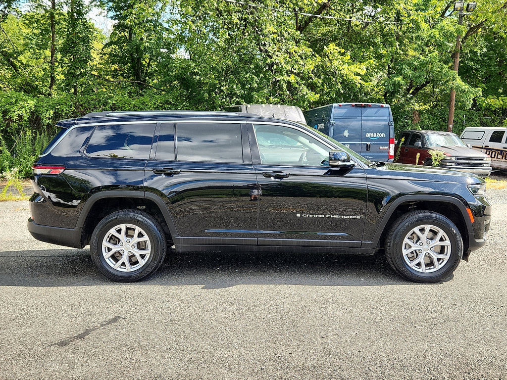 Used 2022 Jeep Grand Cherokee L Limited AWD/4WD image 6