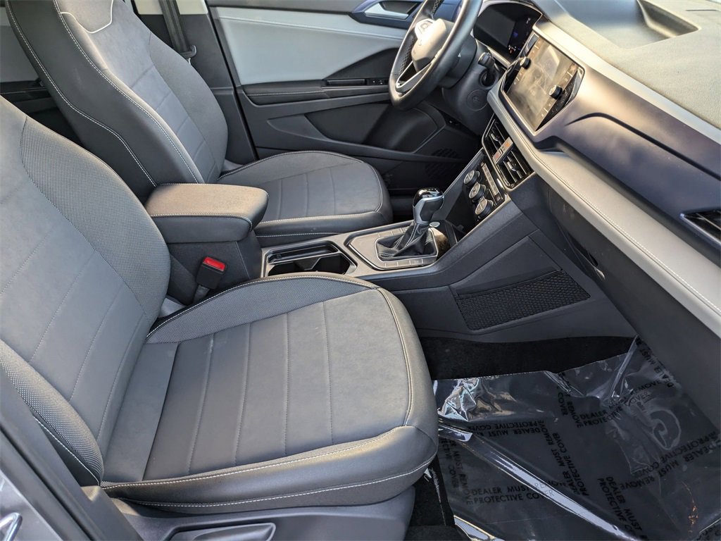 Used 2024 Volkswagen Taos SE image 30