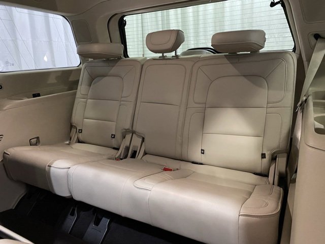 Used 2018 Lincoln Navigator Reserve w/ Technology Package image 12