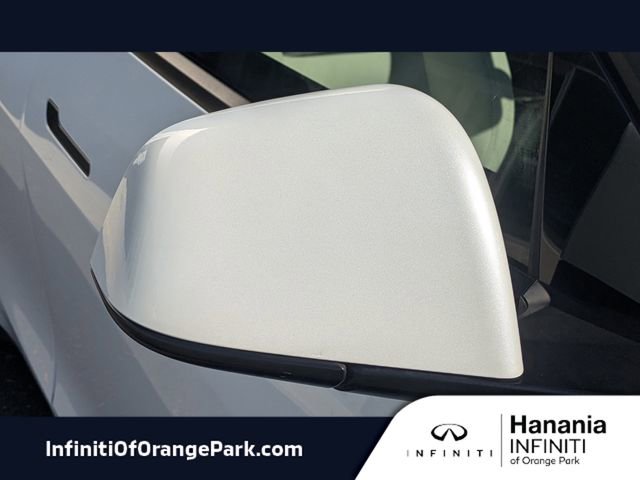 Used 2023 Tesla Model Y Performance image 9