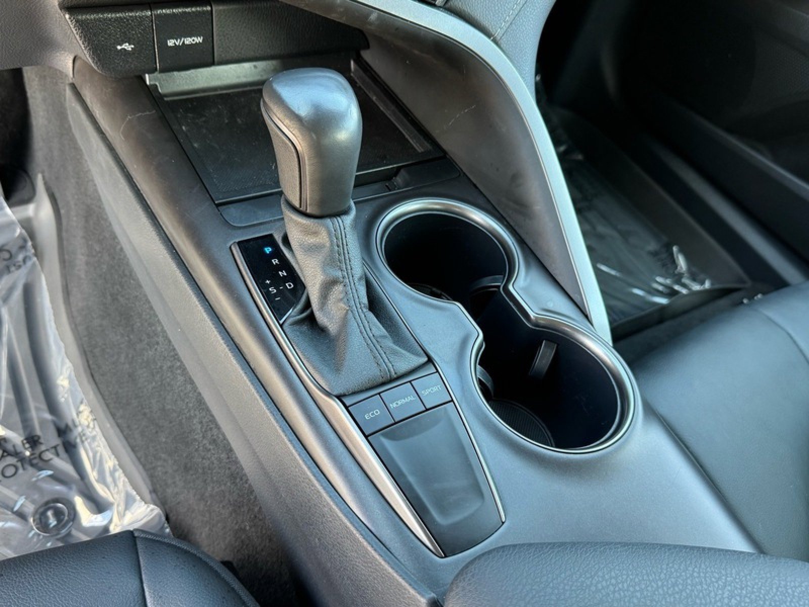 Used 2024 Toyota Camry SE image 14