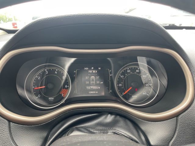 Used 2015 Jeep Cherokee Latitude image 19