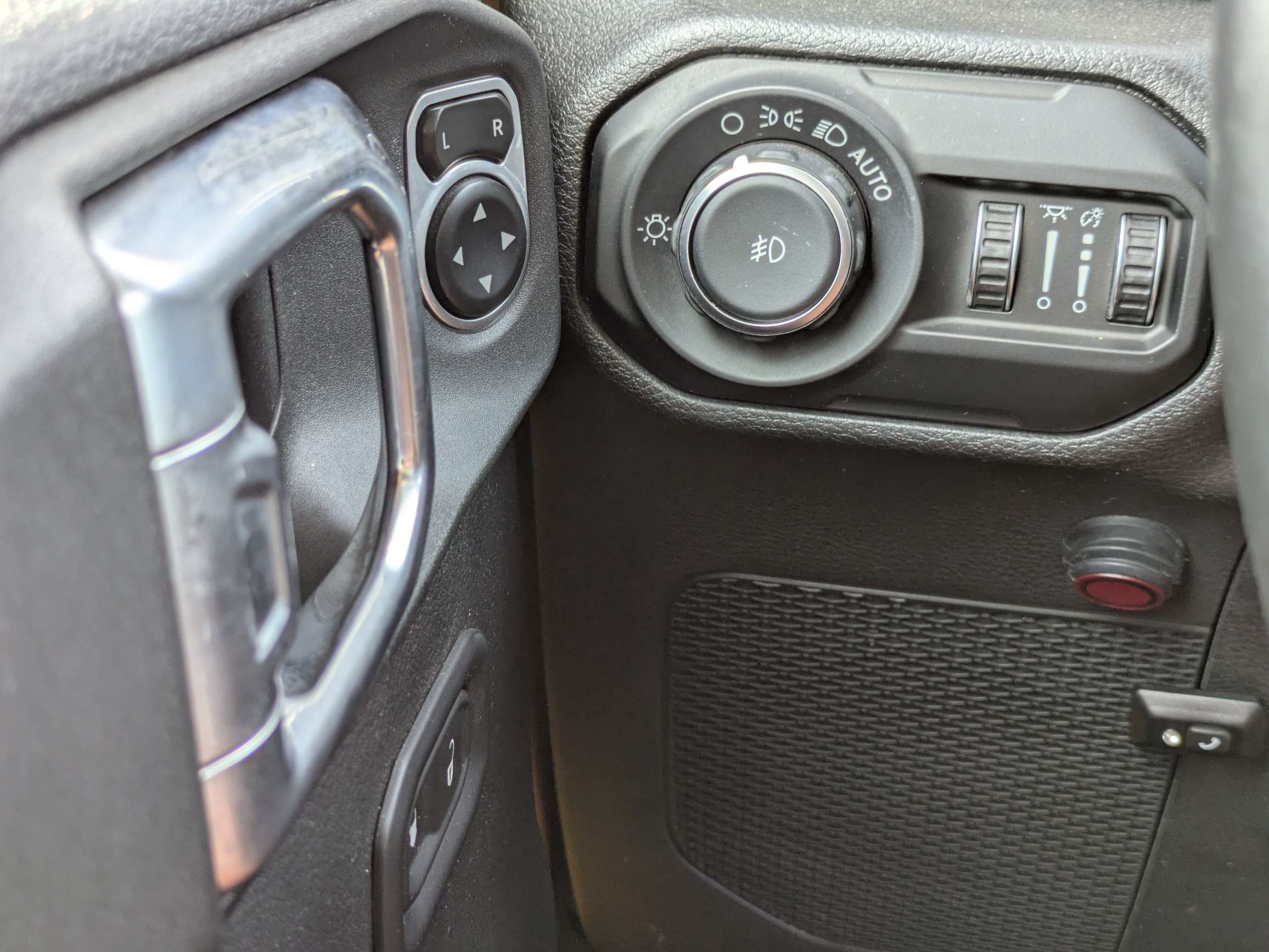 Used 2018 Jeep Wrangler Unlimited Rubicon AWD/4WD image 35