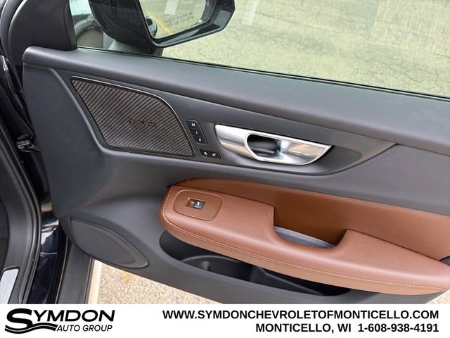 Used 2023 Volvo V60 B5 Cross Country Ultimate image 27