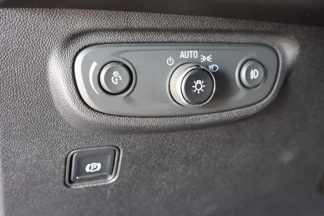 Used 2018 GMC Terrain Denali w/ Advanced Safety Package image 21