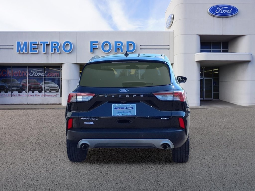Certified 2022 Ford Escape Titanium AWD/4WD image 4