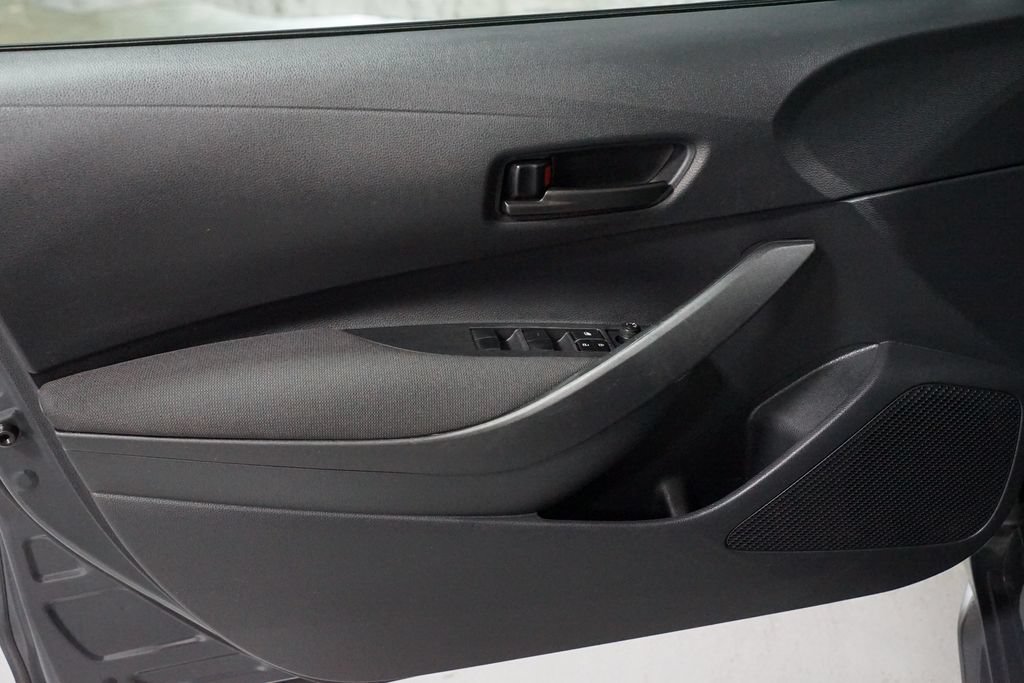 Certified 2025 Toyota Corolla LE FWD image 27