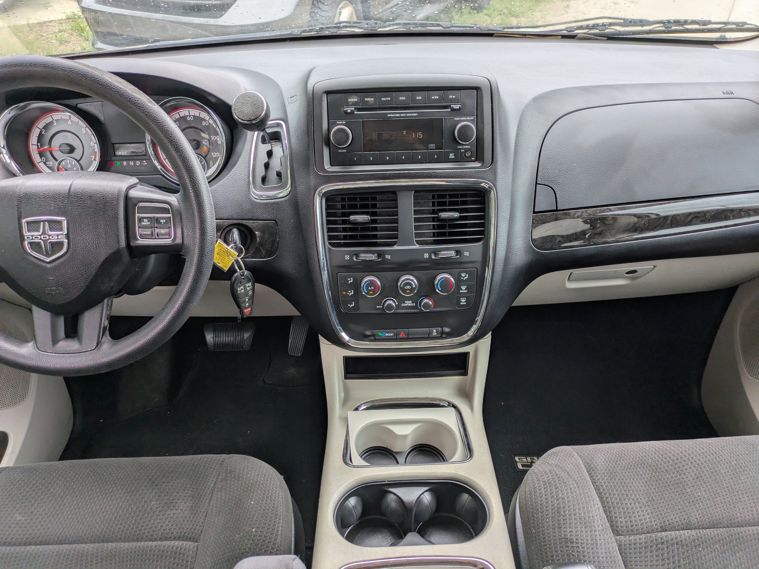 Used 2012 Dodge Grand Caravan SXT FWD image 13