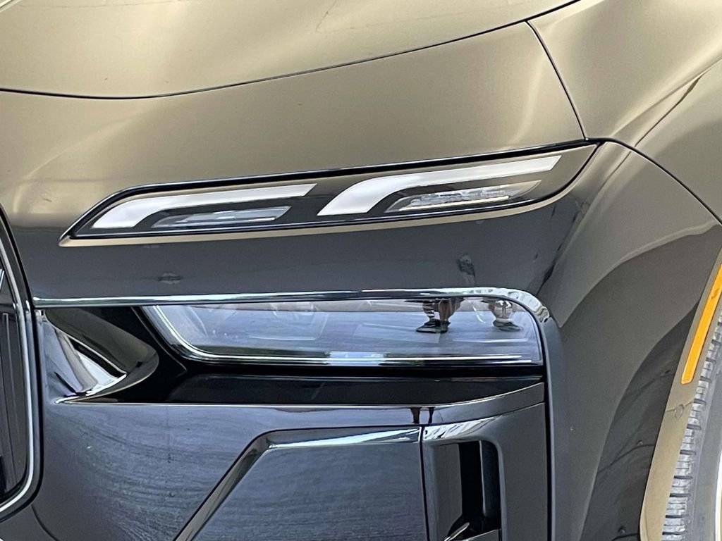 New 2025 BMW 760i xDrive AWD/4WD image 9