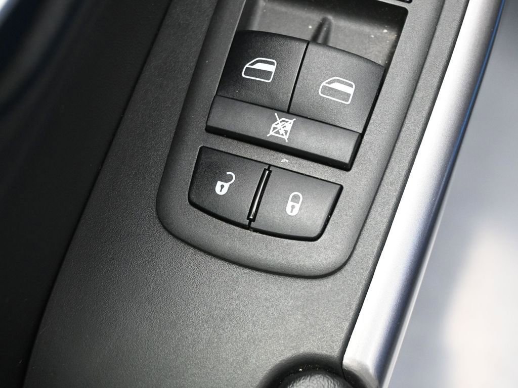 Used 2022 Jeep Cherokee Latitude Lux w/ Sun & Sound Group image 14