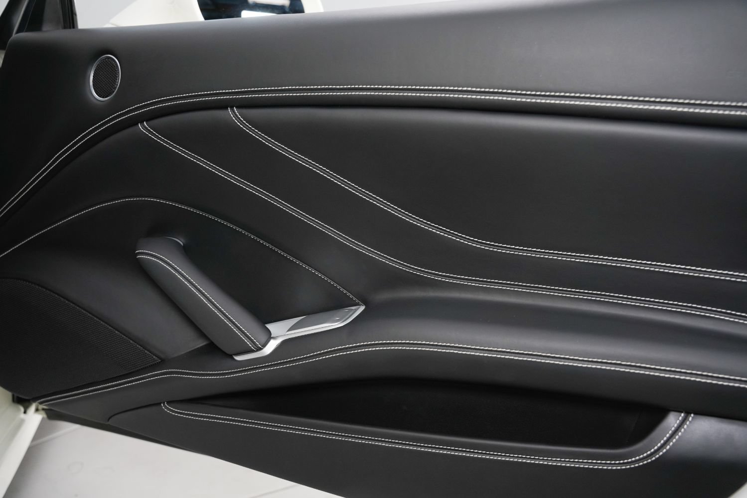Used 2016 Ferrari California T RWD image 36