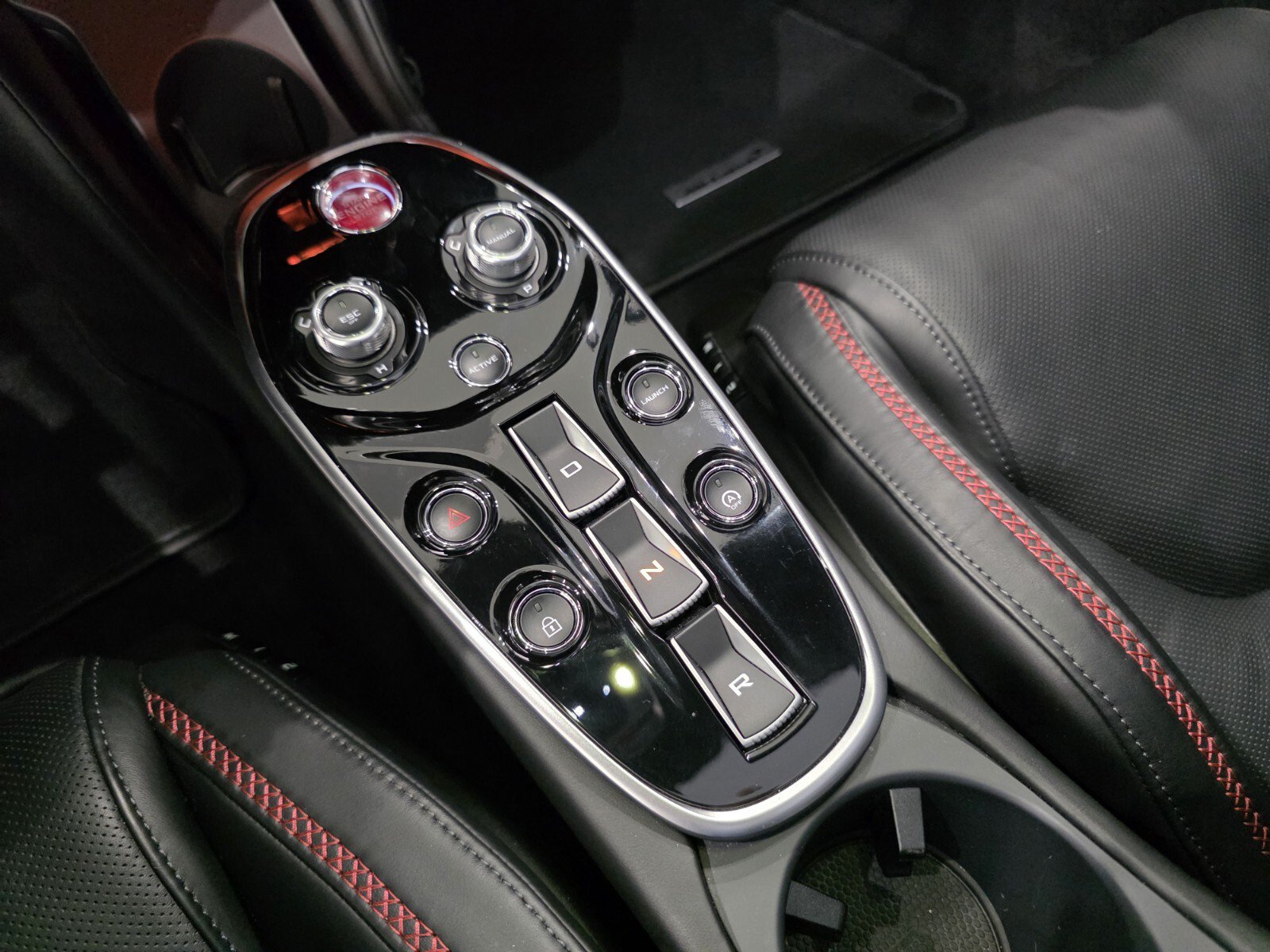 Used 2023 McLaren GT RWD image 14
