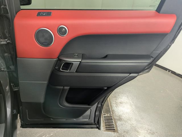 Used 2017 Land Rover Range Rover Sport SVR image 19