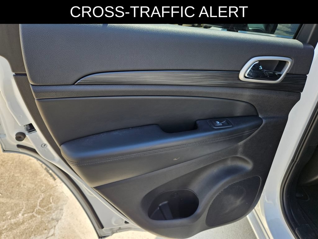 Used 2020 Jeep Grand Cherokee Altitude AWD/4WD image 16