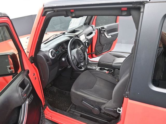 Used 2013 Jeep Wrangler Sahara w/ Connectivity Group AWD/4WD image 9